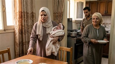 سيبت بنتي ترضع الأول... ولما خرجت آكل، حماتي كانت مخلّصة الأكل كله وسايبالي شوية مرقة ناشفة