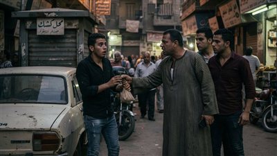 بنتي بتروح الشغل اكتشفت انها تعرف ولد واحولا مش عجبني