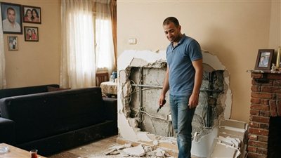 ليه جوزي كان بيهد الحيطة ف البيت