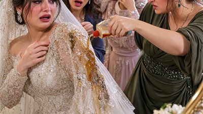 أختي دلقت على فستان فرحي اللي بـ 350 ألف جنيه غِرا ولزق أمير حكـايات مني السيد حصري